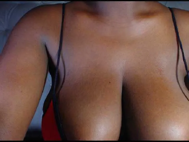 Live sex webcam photo for ariannabrunet #274002566