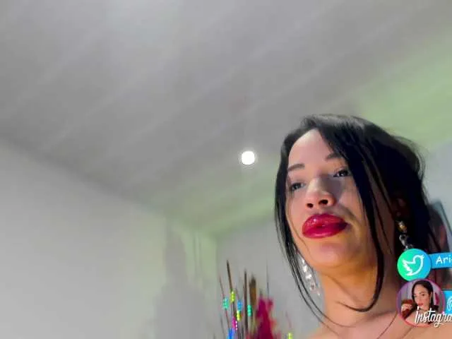 Live sex webcam photo for ariannafraga1 #274466519