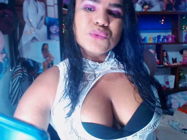 Live sex webcam photo for arianyshotter #273156910