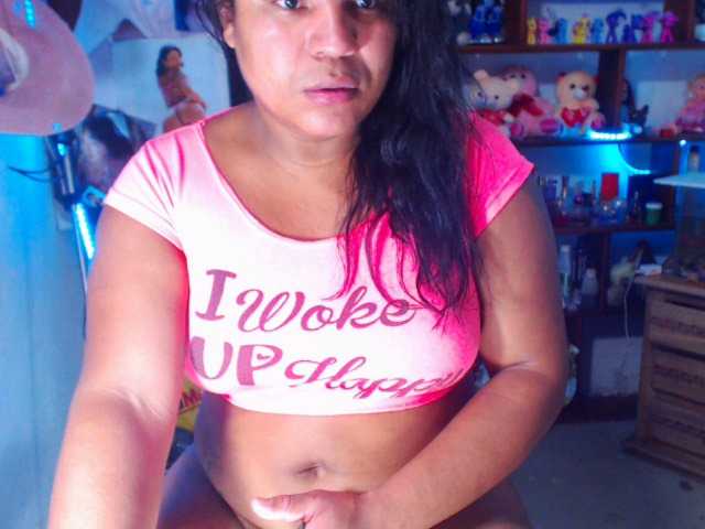 Live sex webcam photo for arianyshotter #273313468