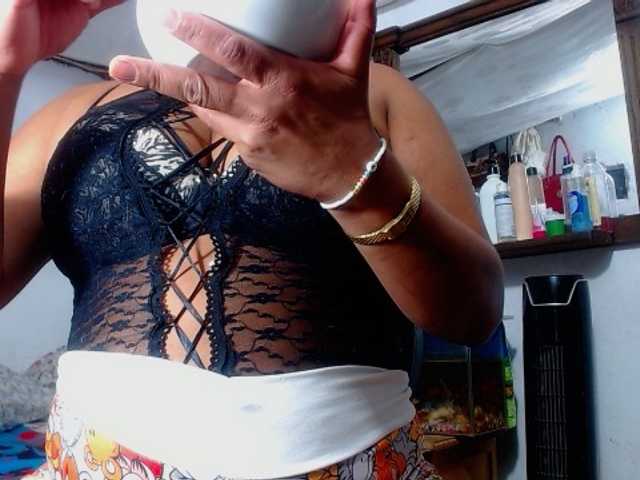 Live sex webcam photo for arianyshotter #274000468