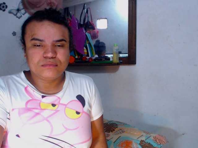 Live sex webcam photo for arianyshotter #274460836