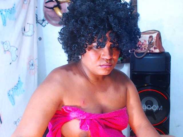 Live sex webcam photo for arianyshotter #274504827