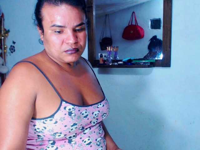 Live sex webcam photo for arianyshotter #274653865