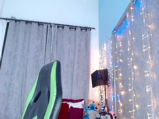 Live sex webcam photo for AriatnaLogan #275496640