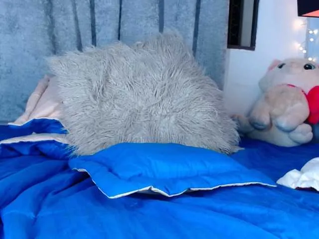 Live sex webcam photo for AriatnaLogan #276031324