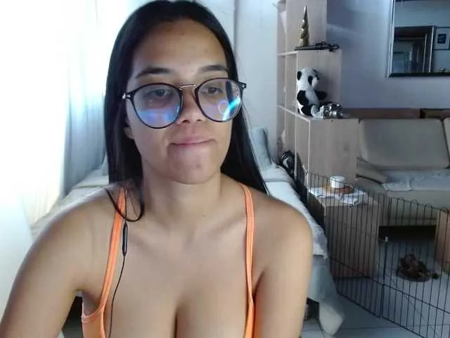 Live sex webcam photo for arieel- #275648728