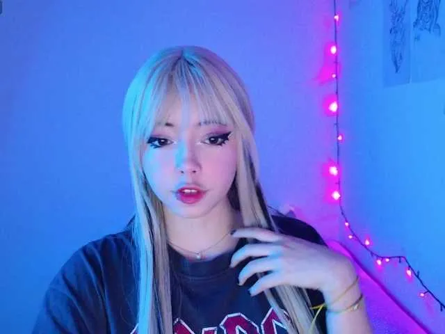 Live sex webcam photo for arieyaraa #277496763
