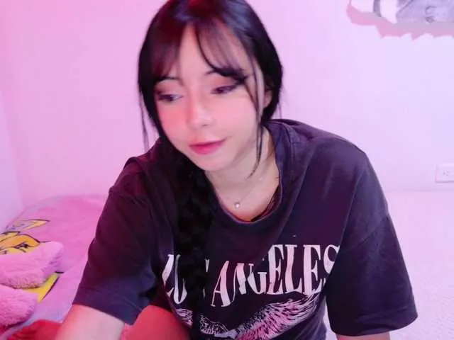 Live sex webcam photo for arieyaraa #278196765