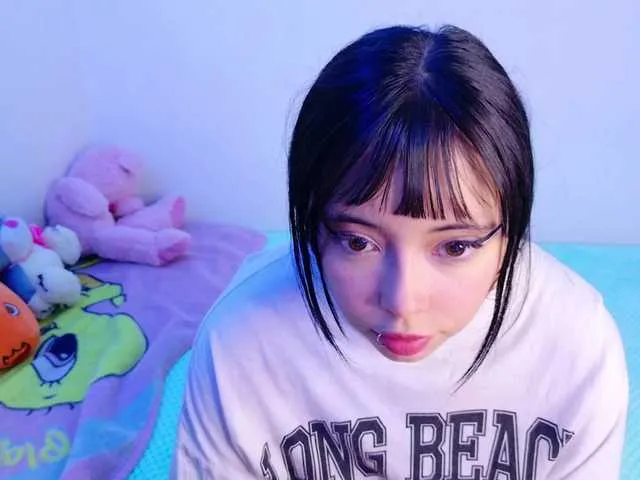 Live sex webcam photo for arieyaraa #278210228