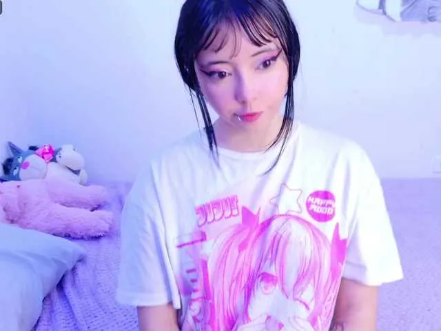 Live sex webcam photo for arieyaraa #285827105