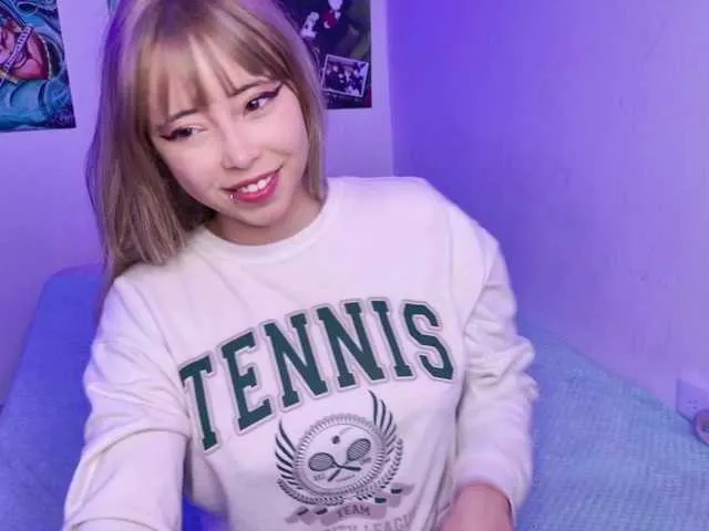Live sex webcam photo for arieyaraa #290140057