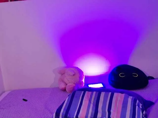 Live sex webcam photo for arieyaraa #290984169