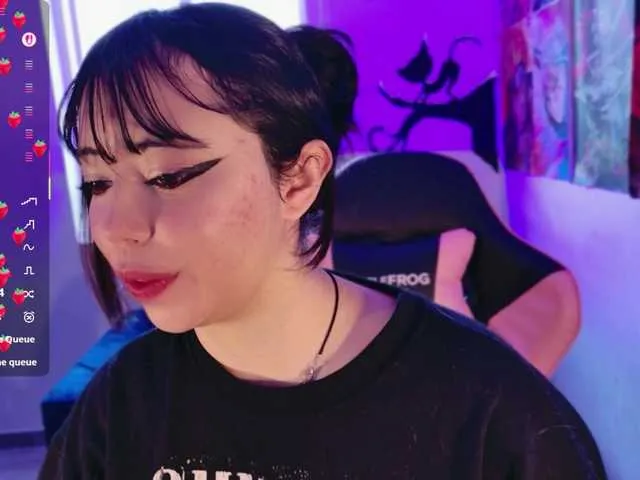 Live sex webcam photo for arieyaraa #292394156