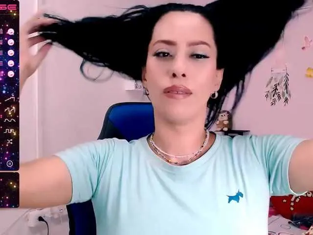 Live sex webcam photo for arihelsmiith1 #274264539