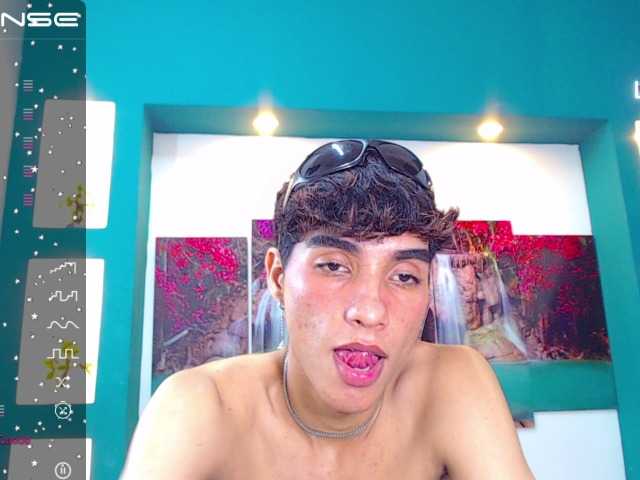 Live sex webcam photo for aroon-cox #275520479