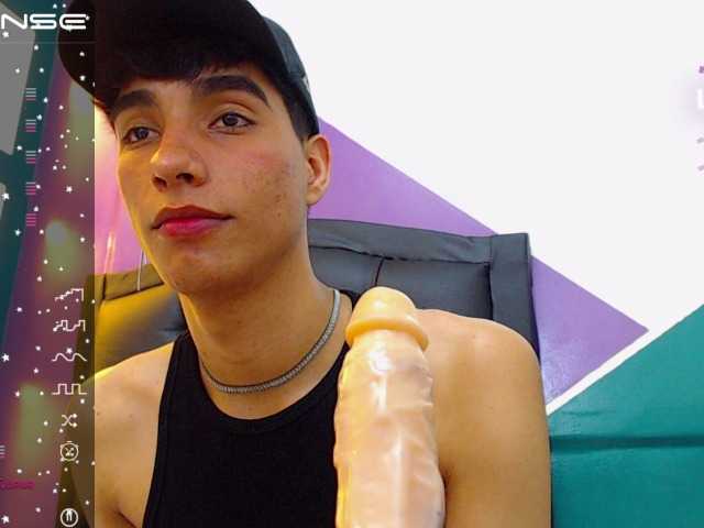 Live sex webcam photo for aroon-cox #275666319