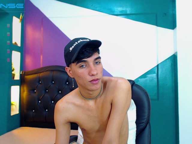 Live sex webcam photo for aroon-cox #275876840