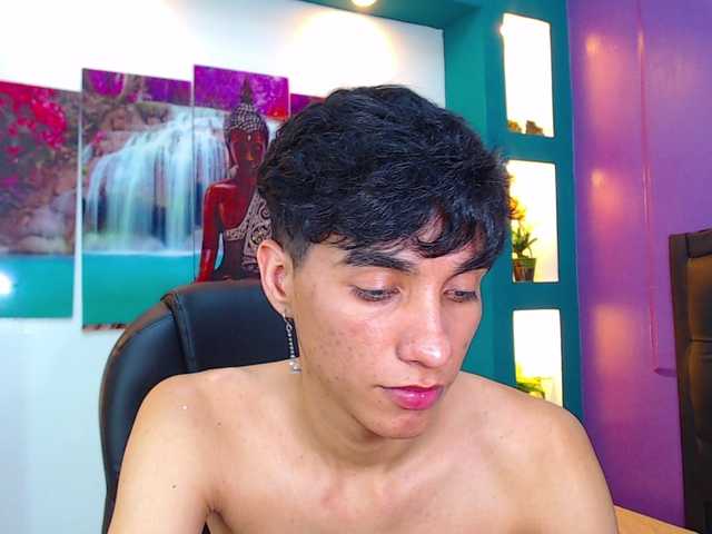 Live sex webcam photo for aroon-cox #275978925