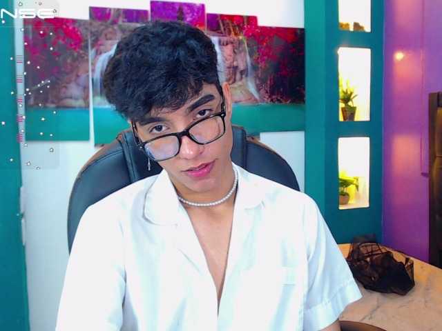 Live sex webcam photo for aroon-cox #276046580