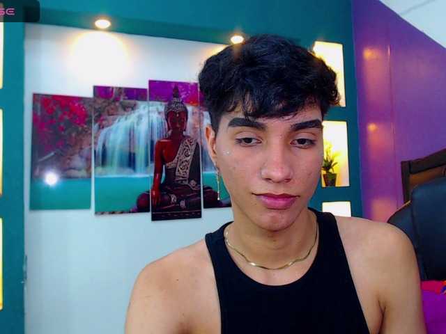 Live sex webcam photo for aroon-cox #276195156