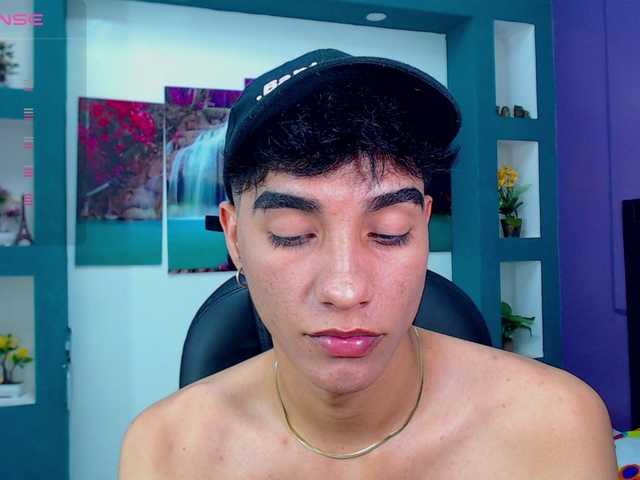 Live sex webcam photo for aroon-cox #276280242