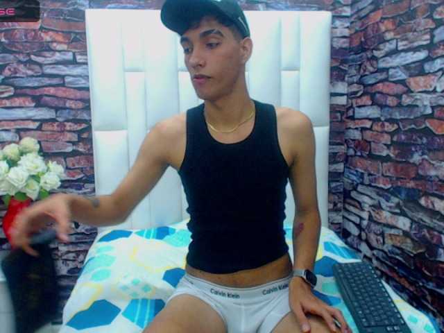 Live sex webcam photo for aroon-cox #276433630