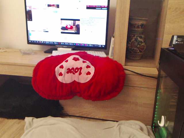 Live sex webcam photo for aryahunt #273259317