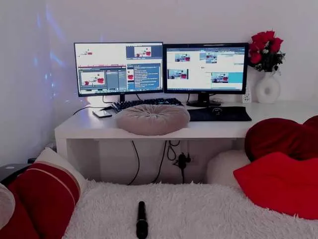 Live sex webcam photo for aryahunt #291337610