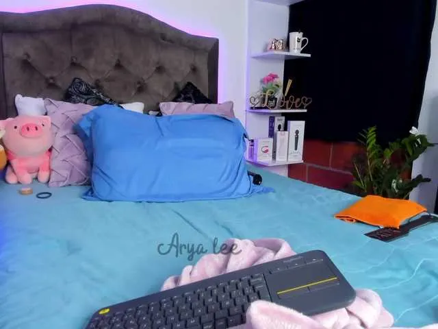 Live sex webcam photo for aryalee #274245364