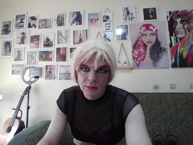 Live sex webcam photo for ashleey34 #290500522