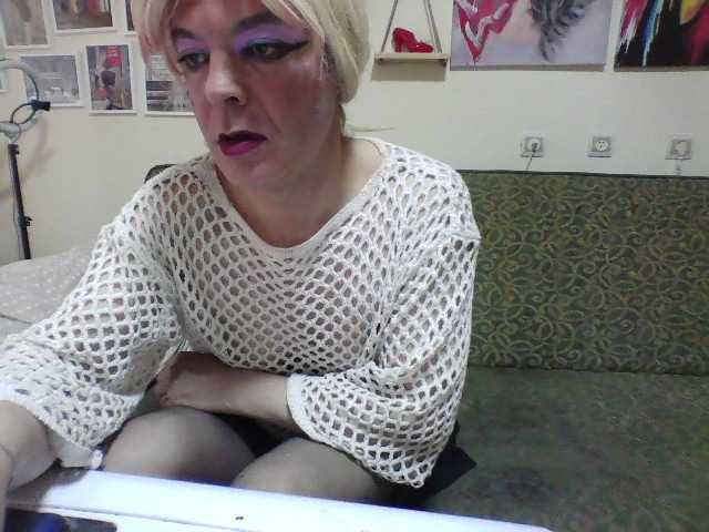 Live sex webcam photo for ashleey34 #290925160