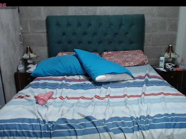 Live sex webcam photo for ashley-baker19 #290699522