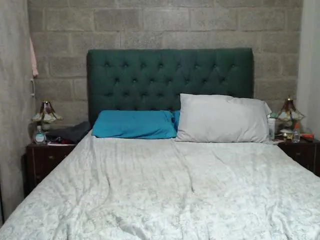 Live sex webcam photo for ashley-baker19 #290899838