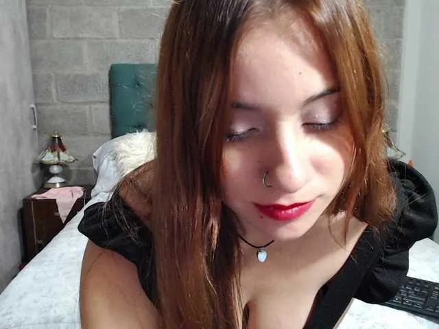 Live sex webcam photo for ashley-baker19 #290994268