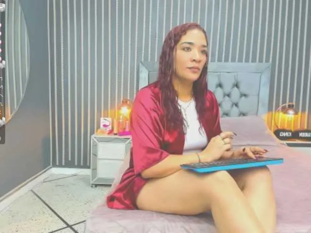 Live sex webcam photo for ashley-coopp #274453083