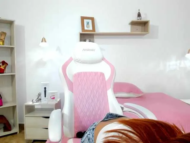 Live sex webcam photo for ashley-gomez #291608610