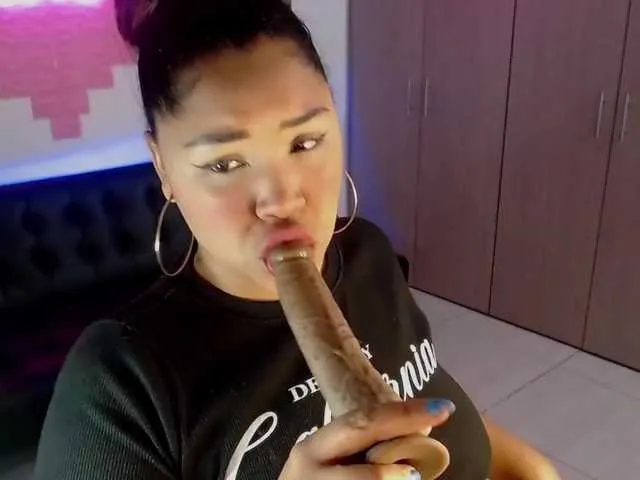 Live sex webcam photo for ashley-lopez0 #273387980