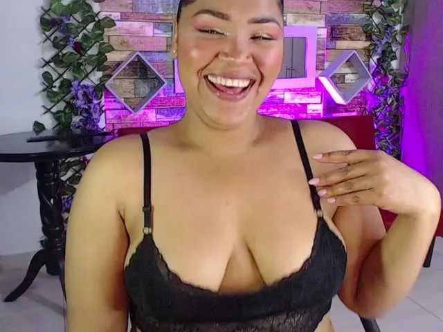 Live sex webcam photo for ashley-lopez0 #273432174