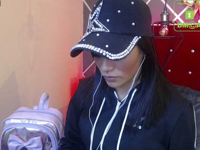 Live sex webcam photo for ashleychar1 #273226787