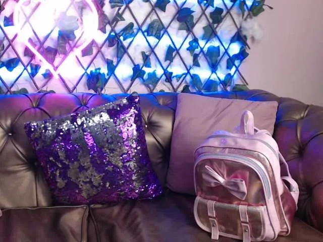 Live sex webcam photo for ashleychar1 #273304629