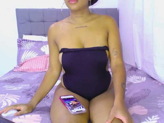 Live sex webcam photo for ashleyevans #275587711