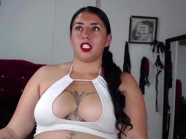 Live sex webcam photo for ashleymonroe #291363484