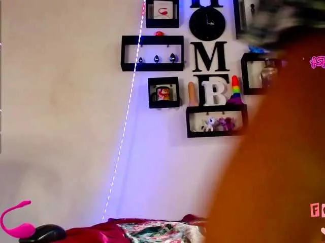 Live sex webcam photo for ashleysweet1 #273948122