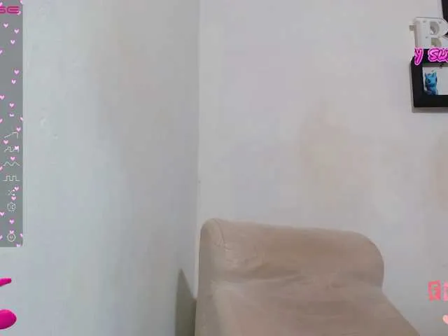 Live sex webcam photo for ashleysweet1 #275549450