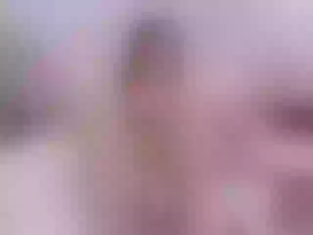 Live sex webcam photo for ashleyy-01 #290930305