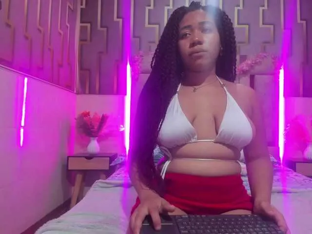 Live sex webcam photo for ashly-ruiz #293646218