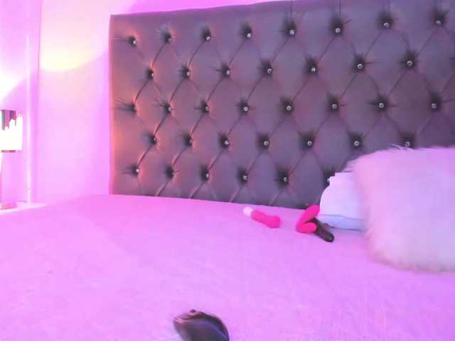 Live sex webcam photo for ashlye-stone #273770236