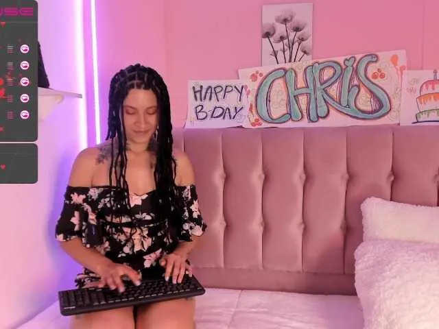 Live sex webcam photo for ashnikko18 #271737442