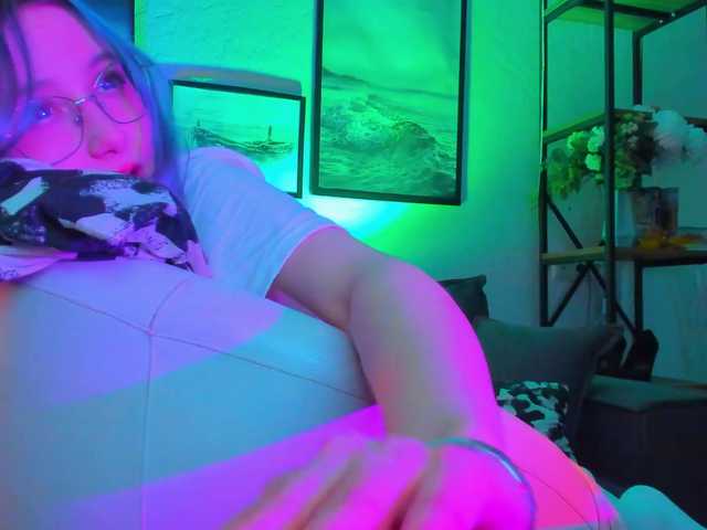 Live sex webcam photo for asiancouple #274321277